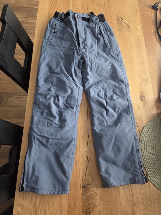 Spodnie narciarskie / snowboardowe SURFANIC – wzrost 140 cm – idealny