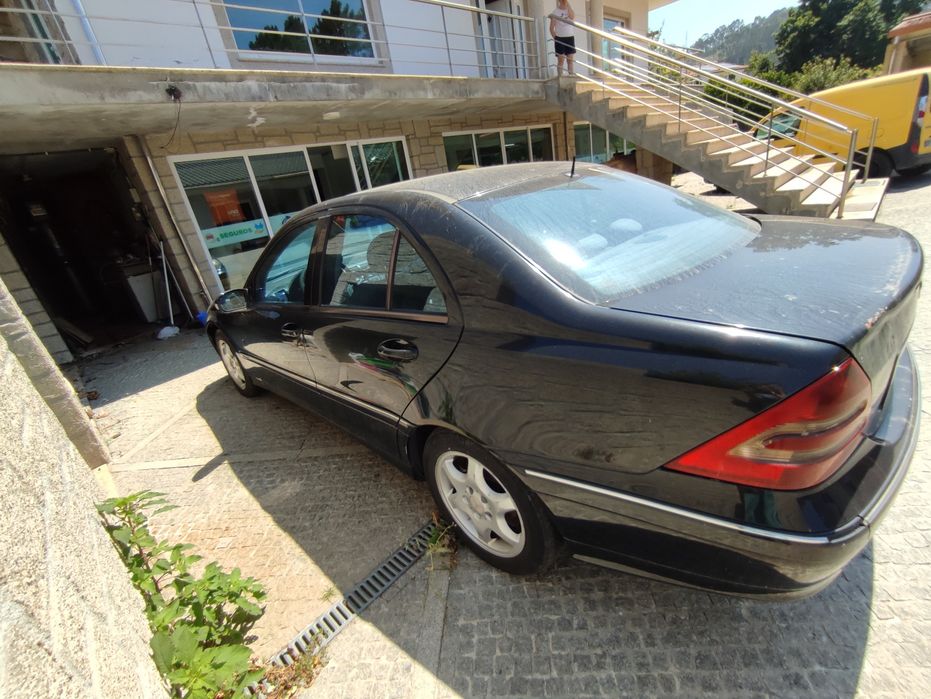 Mercedes-Benz 220 — fotografia 3