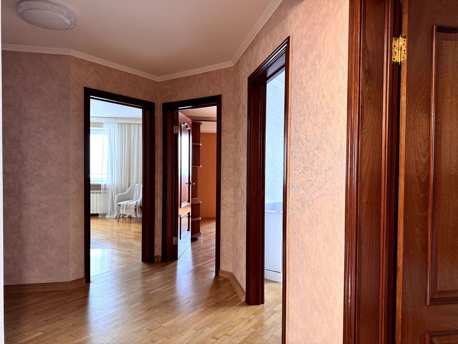 Без %. Продаж квартири з ремонтом - 1000 у.е.за м2. Драгоманова 15-А.