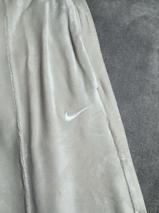 Nowe spodnie welurowe Nike L