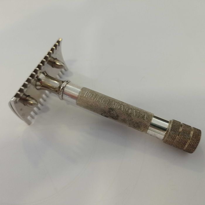 Safety razor Rotbart Mond Extra