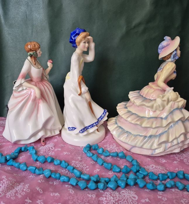 Порцелянова статуетка Royal Doulton Tender moment