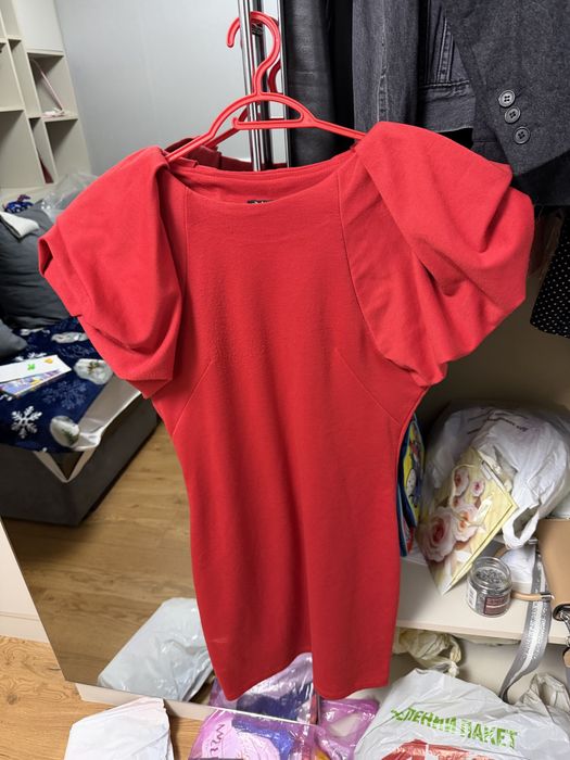 Продам женское крпсное платье