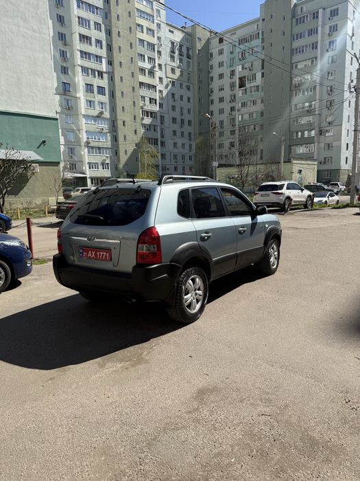 Продам туксон полный привод газ