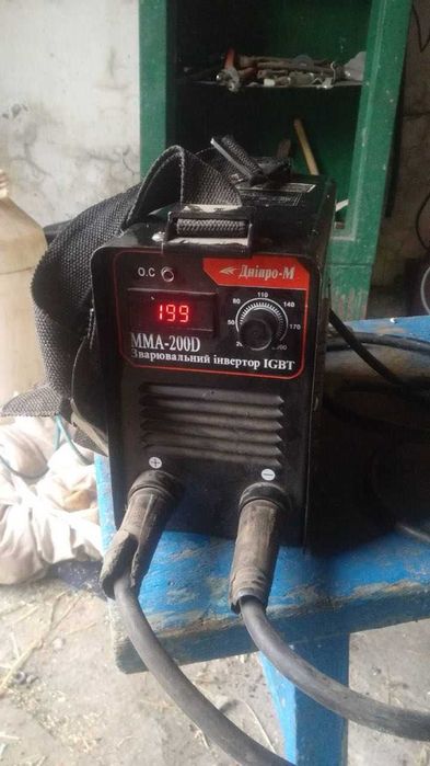 Зварювальний інвертор Дніпро-М ММА 200