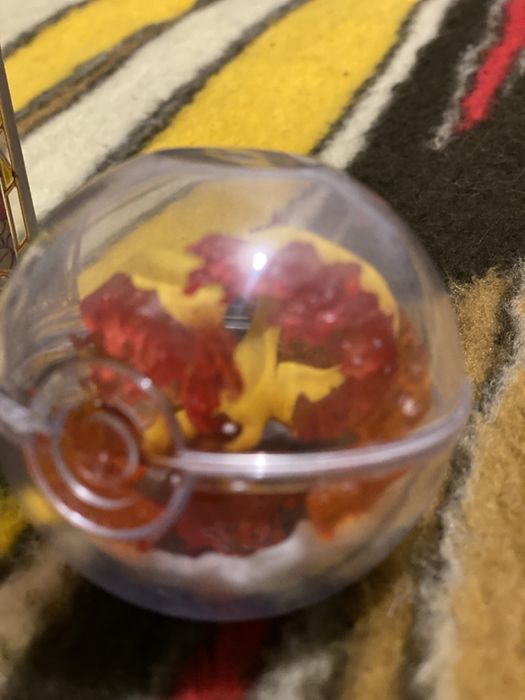 Figuras Pokemon Pikachu e Moltres