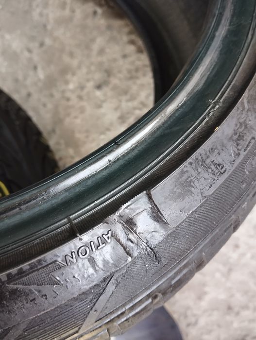 Пара літніх шин Bridgestone 215/40/16
