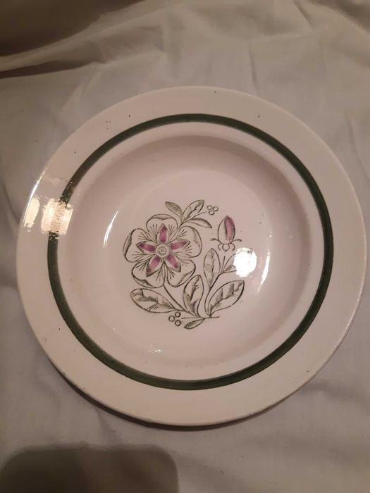 тарелка полупорционная