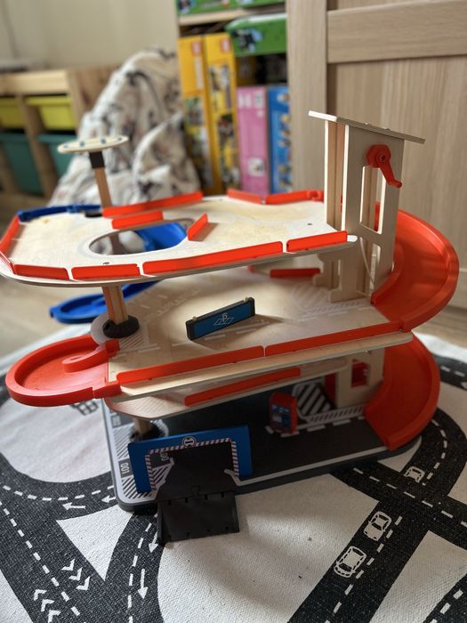 Garaż parking poziomowy lidl playtive drewniany dla autek z windą