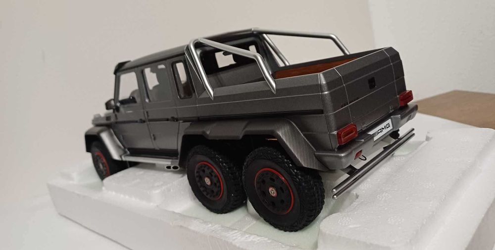 1/18 Mercedes G63 6X6 AMG - AUTOArt  76308