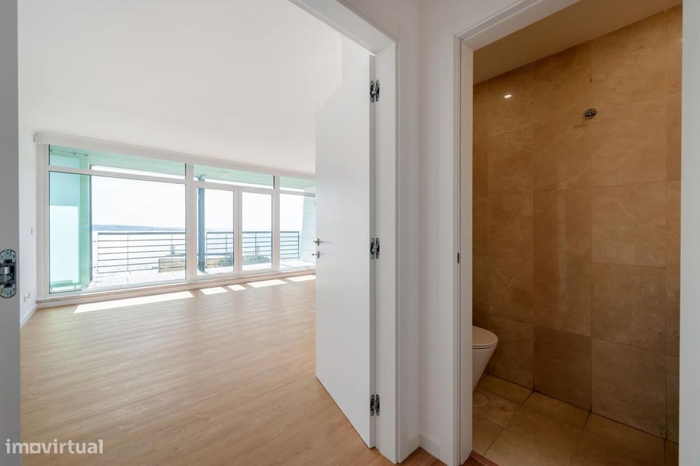 Apartamento T3 com jardim, Paço de Arcos, Oeiras