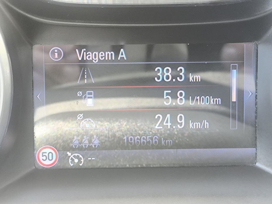 Opel astra sports tourer branca