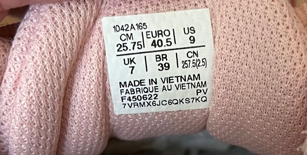 Buty sportowe Asics, halówki rozm. 40,5 (26cm)