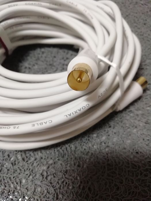Cabo televisão branco