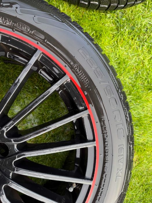 Komplet opon zimowych 235/50 R18 z felgami czarnymi 5×114.3 Super Stan