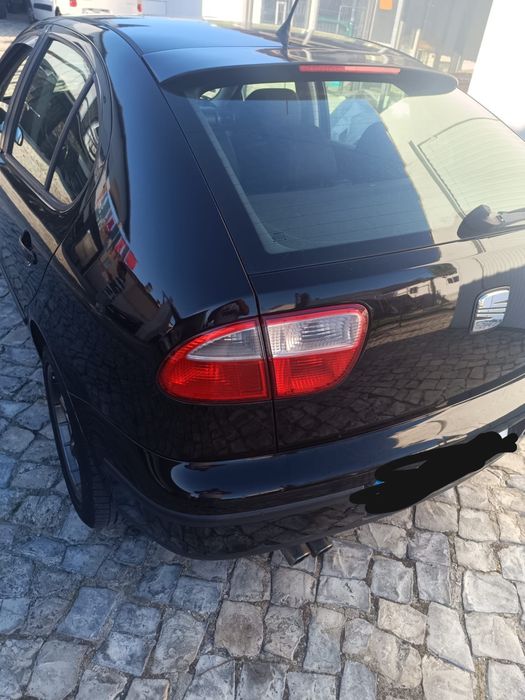 Carro Seat Leon Preto
