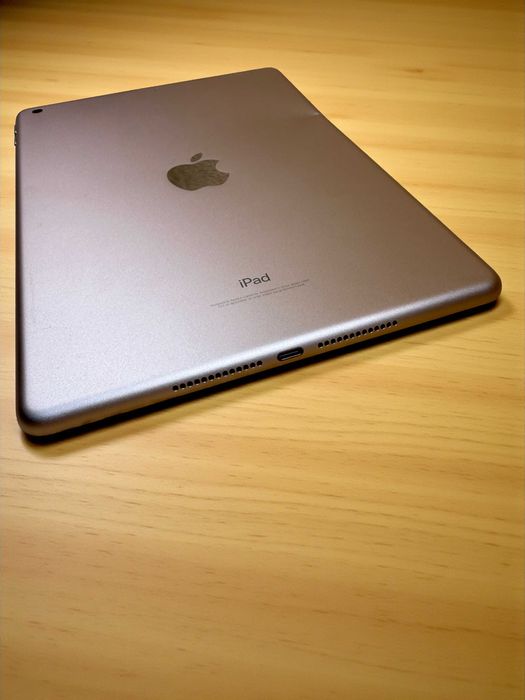 Планшет Apple iPad 6 2/32GB - Чехол у подарунок - Ідеально для дитини