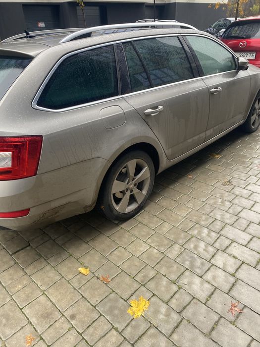 Продам автомобіль сімейний