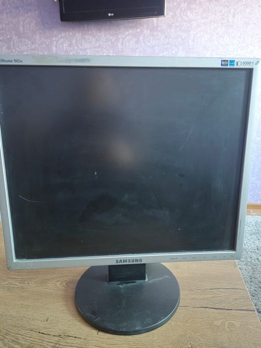Монітор Samsung 943n