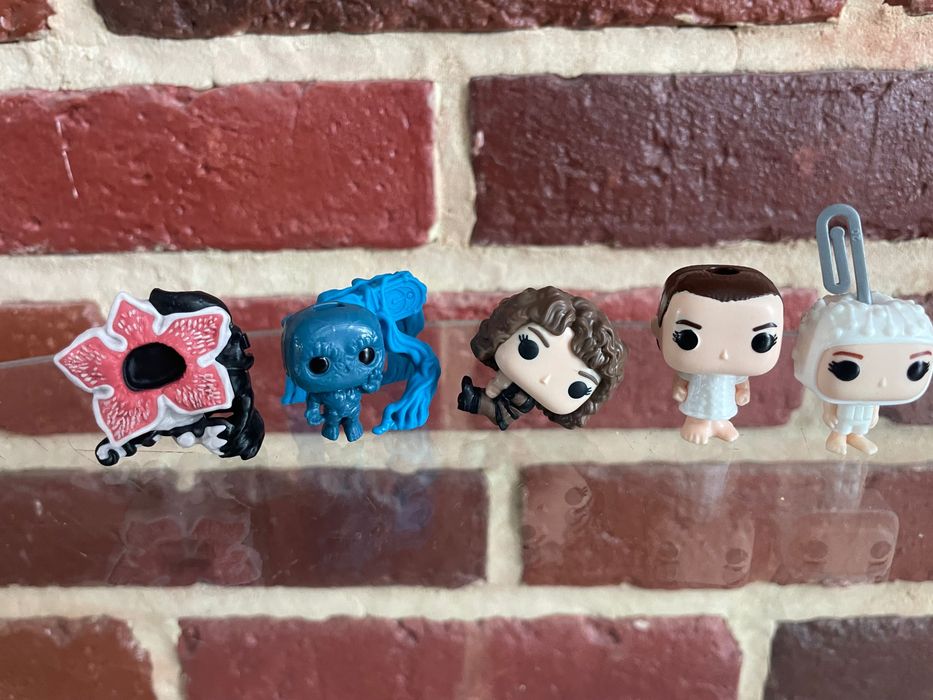 Продаю фігурки :Дивні дива