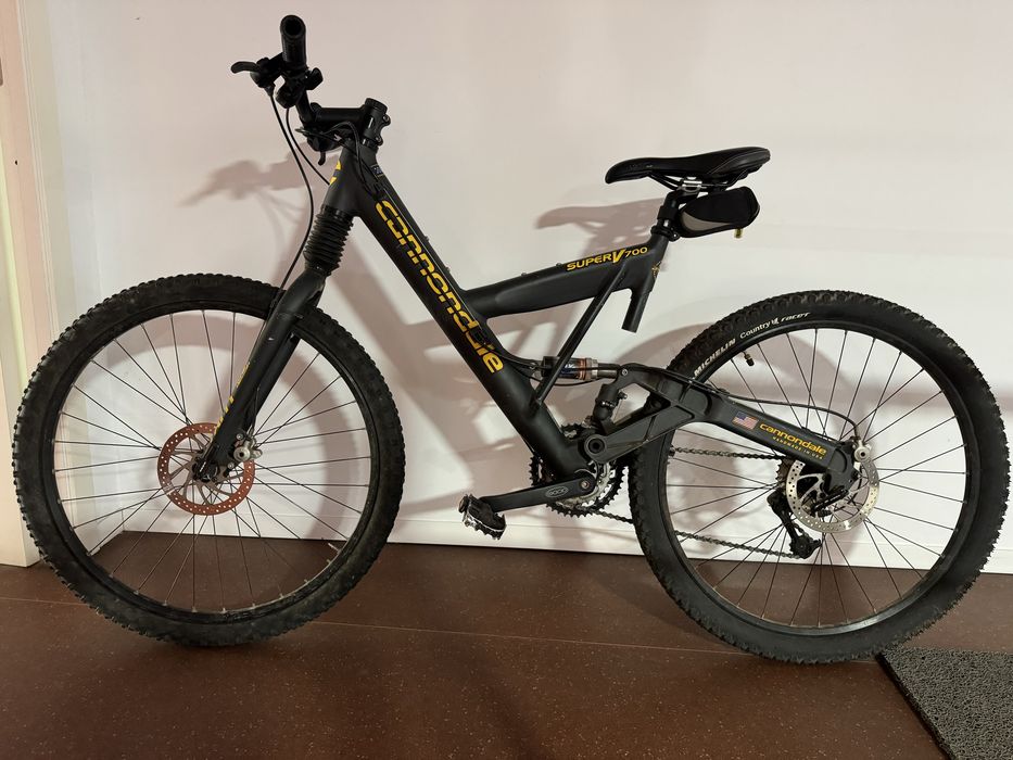 Cannondale Super V700 Carbon