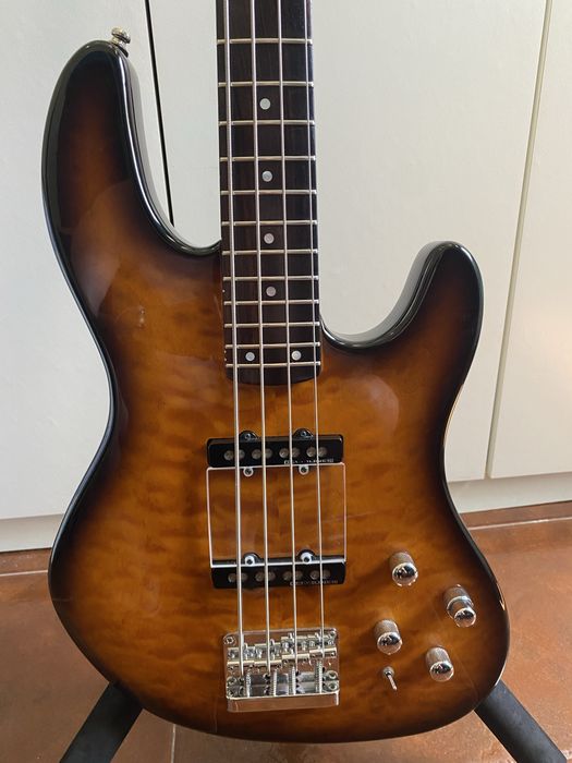Fender Jazz Bass Deluxe