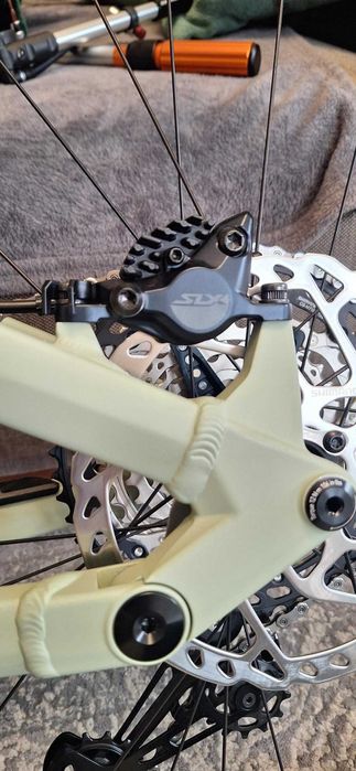 Rower MTB Trail Rose Ground Control 3 - dobry na podjazdy i zjazdy