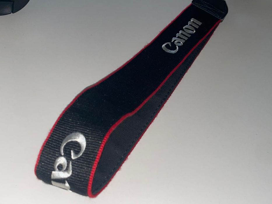 Canon 1200d com lente do kit (18-55mm) e bolsa original da canon