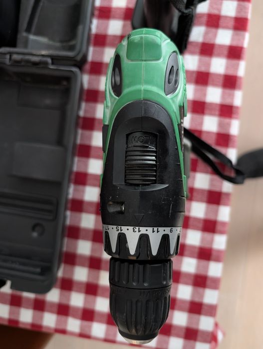 Wkrętarka Hitachi DS 14DVF3 14,4V | Zestaw w walizce + Latarka