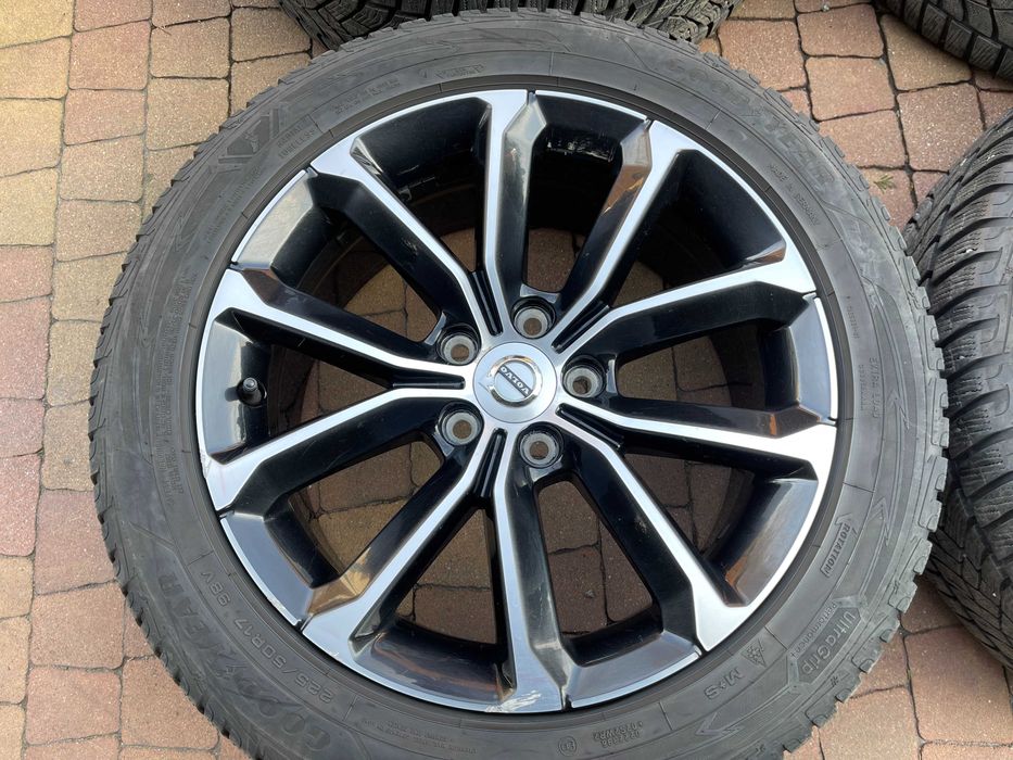 3763. Koła zimowe Volvo V40 V60 S60 oryginał 5x108 225/50/17 Goodyear