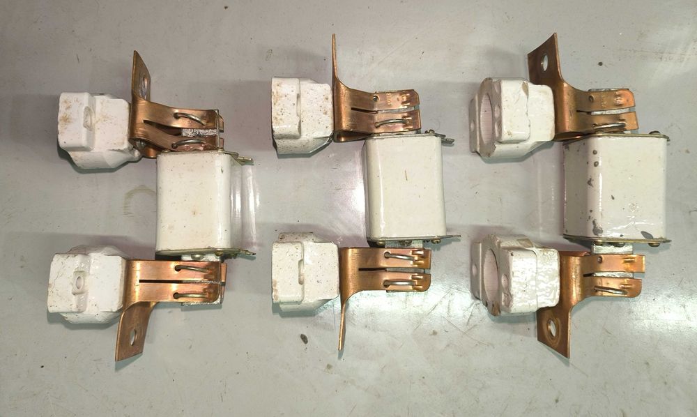 Тримач запобіжника ПН-2