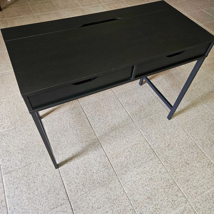 Secretária IKEA Alex