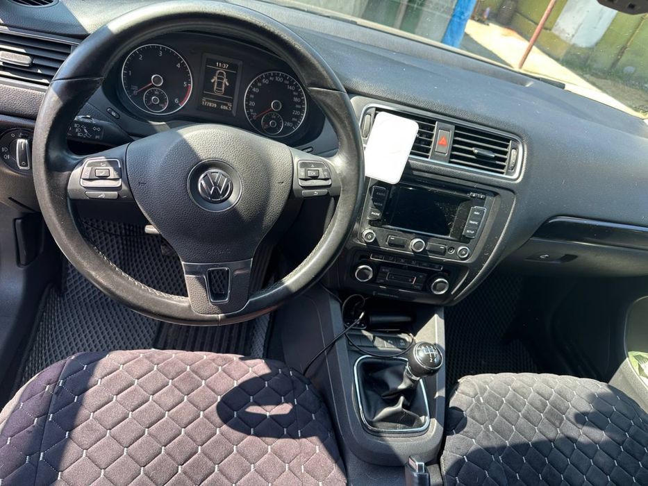 Volkswagen Jetta 6 для військових