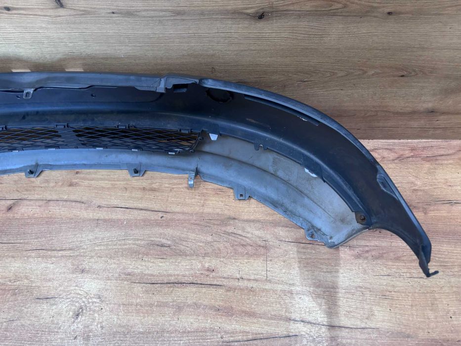 Zderzak przedni Toyota Yaris 1 kolor 199
