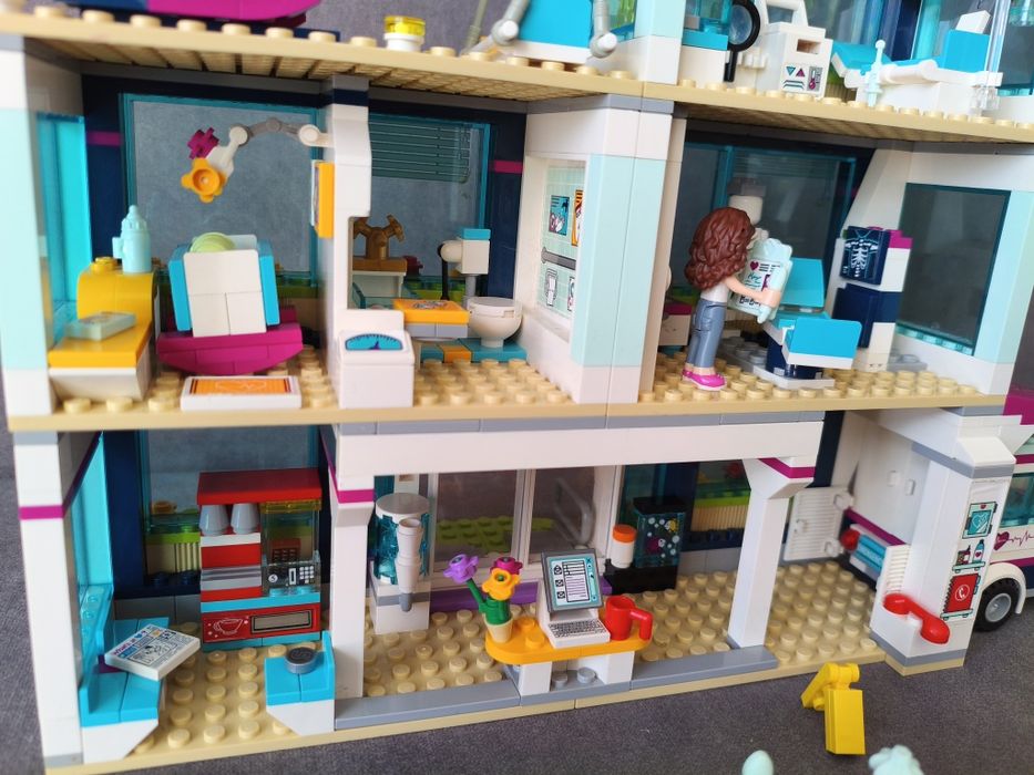 Lego Friends 41318 Szpitala w Heartlake