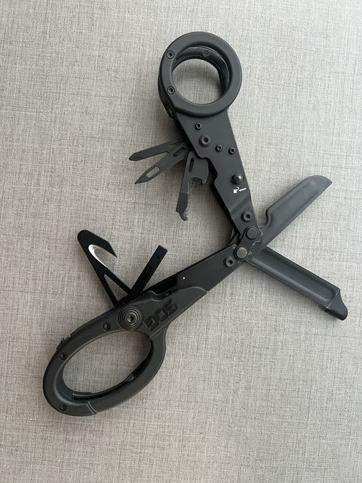 Професійні тактичні медичні ножиці SOG ParaShears Black