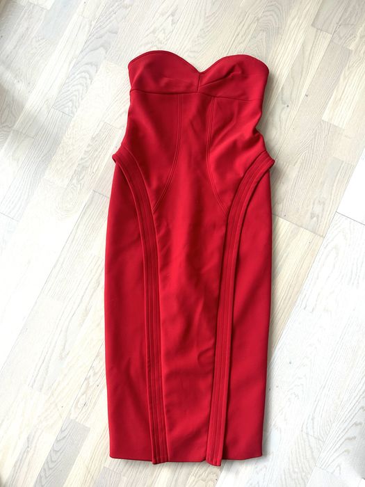 Плаття Zara.