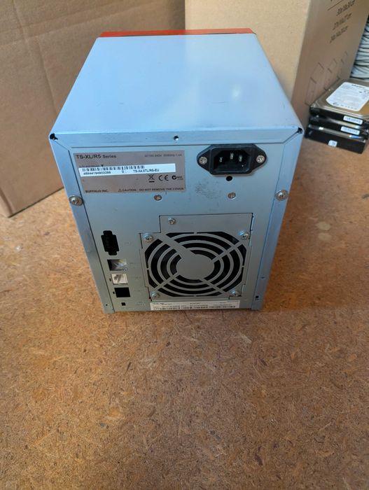 Customowy serwer NAS 4-dyskowy