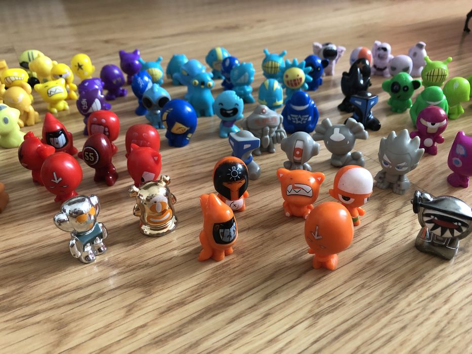 Coleção Gogos no total de 86 bonecos .