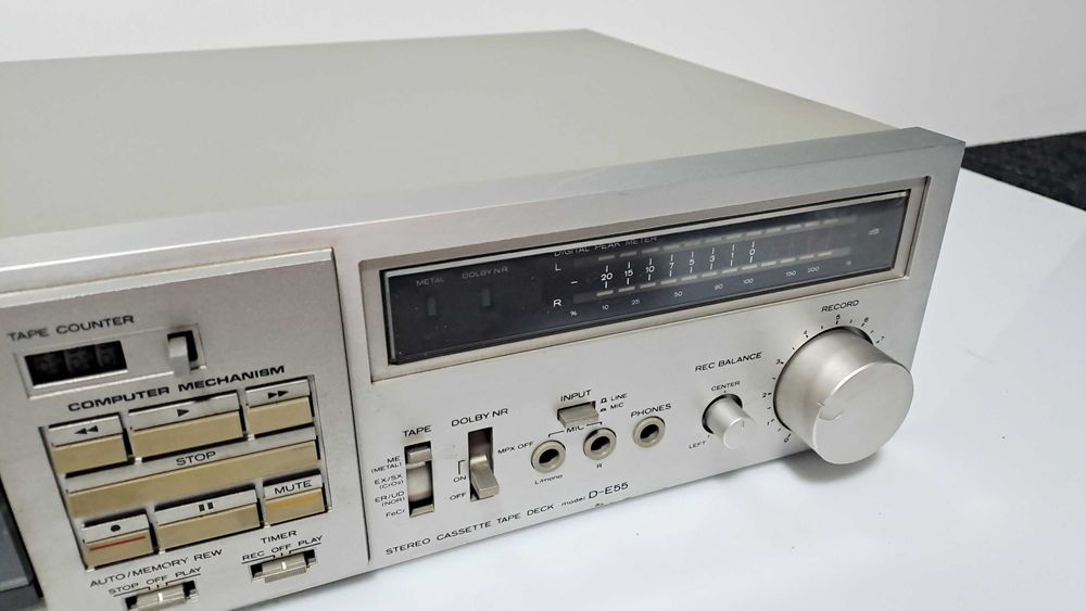 Magnetofon kasetowy deck Hitachi D-E55 do małych poprawek