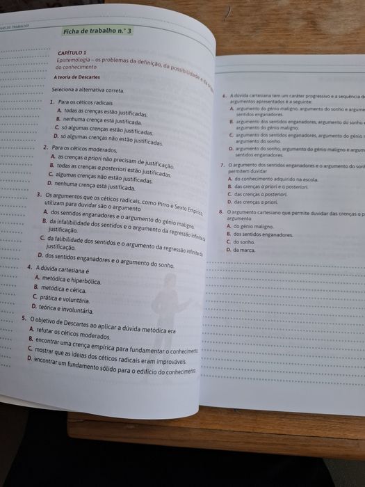 Caderno do Aluno - Dúvida Metódica Filosofia 11° Ano
Usado
Apontamentos a lápis foram apagados