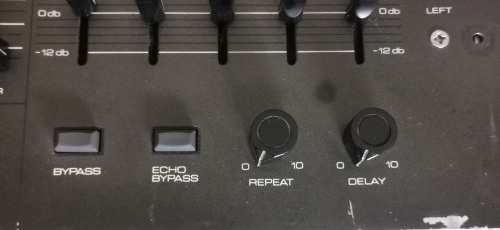 Mesa analógica Alecto PRO-77E