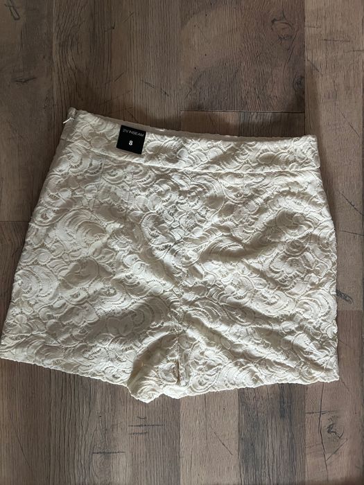 Krótkie spodenki roz 8 Nowe