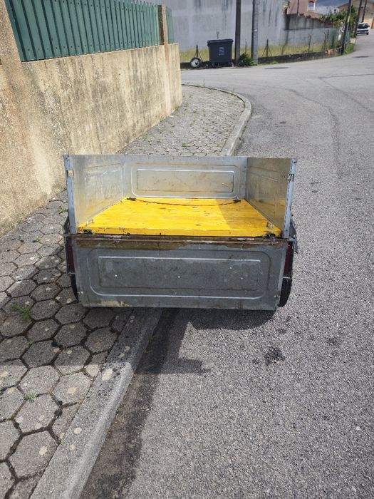 Atrelado erde 102