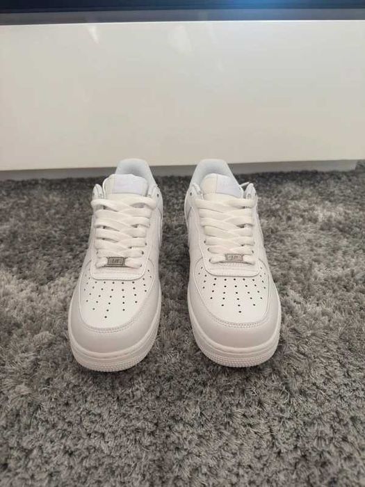 Ténis Nike Air Force brancos (41)