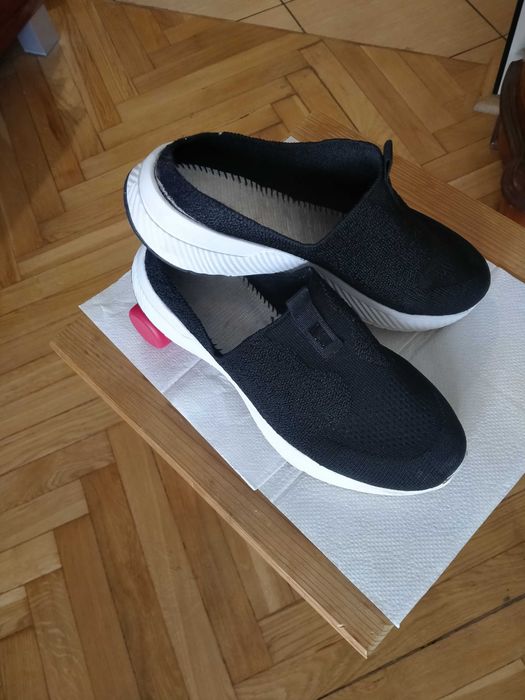 Buty damskie lekkie przewiewne (typu sneakersy)  bez pięt r.38
