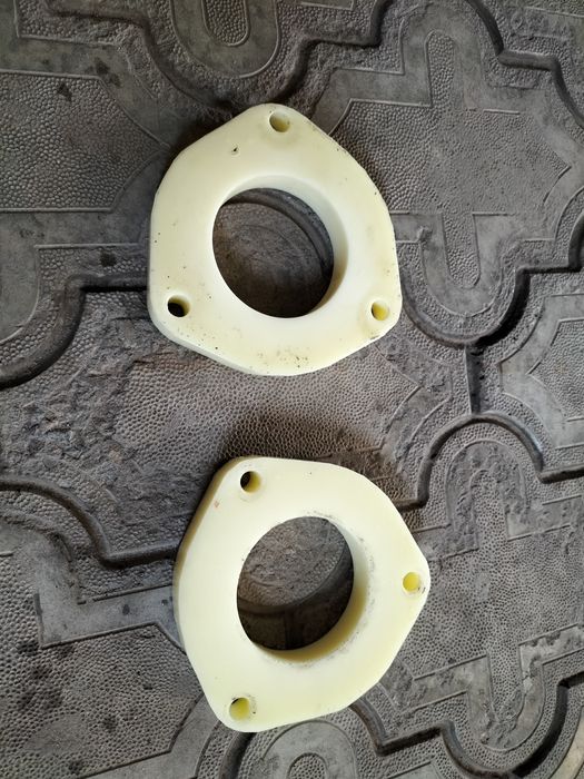 Продам проставки под передние стойки на фольцваген пассат Б7.