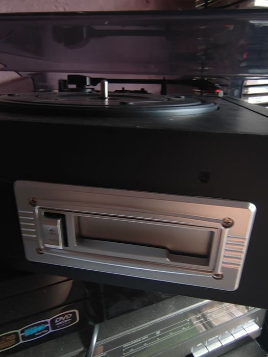 Gramofon Medion.
