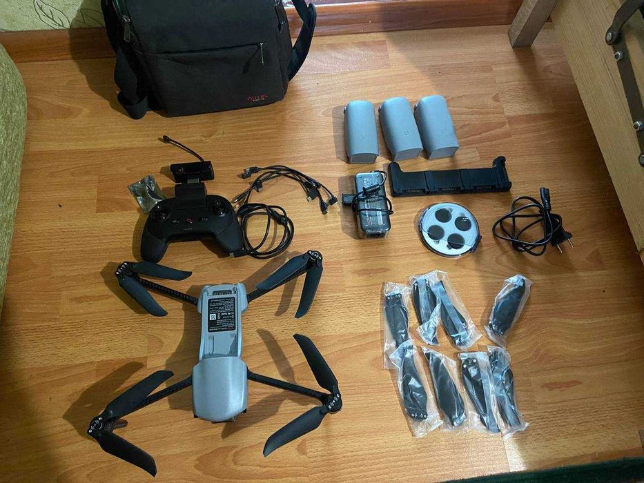 Квадрокоптер/дрон AUTEL EVO Lite Plus Premium Bundle Gray