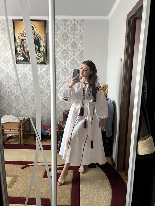 Вишите плаття / на випускний